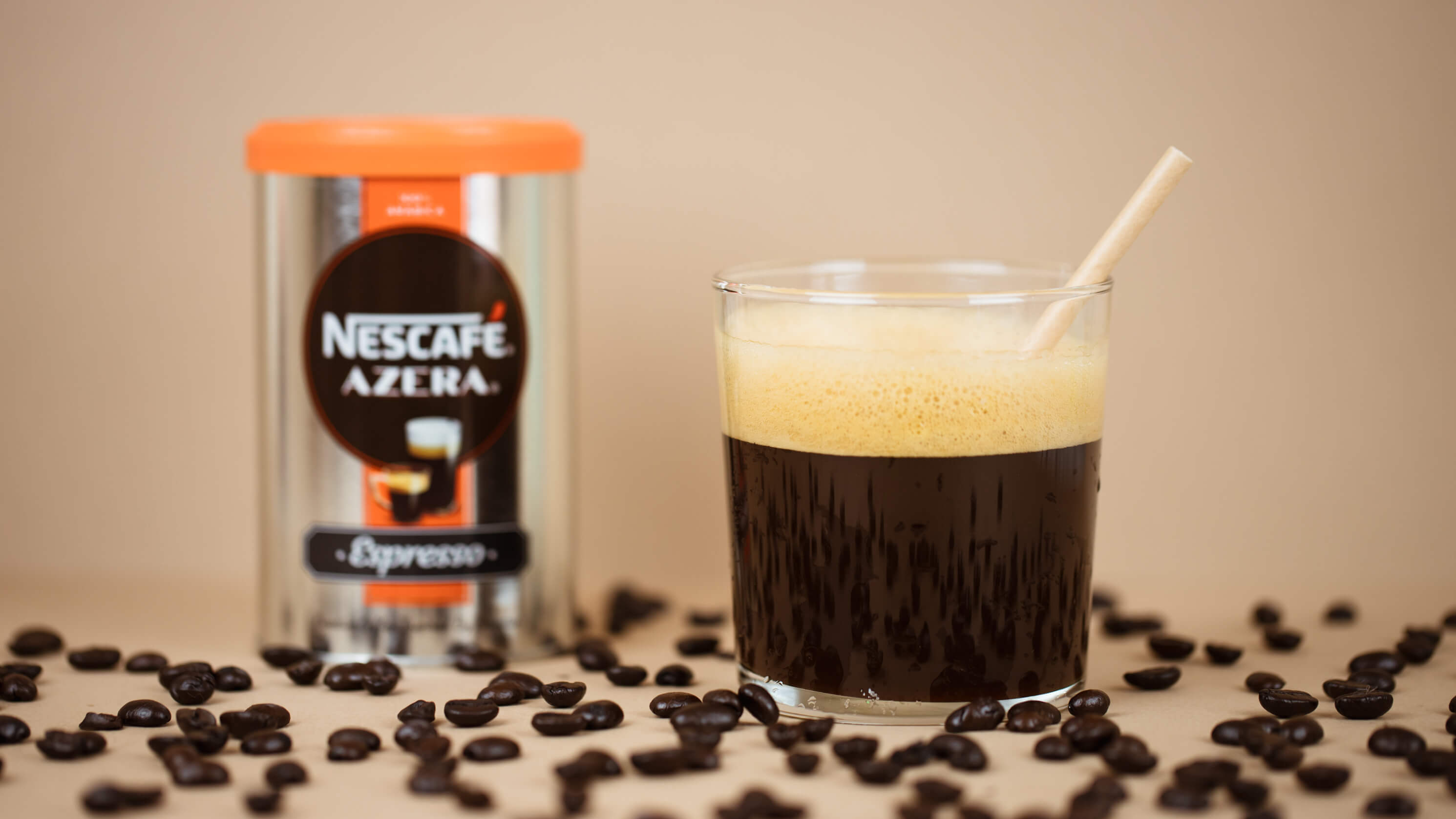 Δημιούργησε δροσιστικά ροφήματα με Nescafé Azera από το σπίτι!