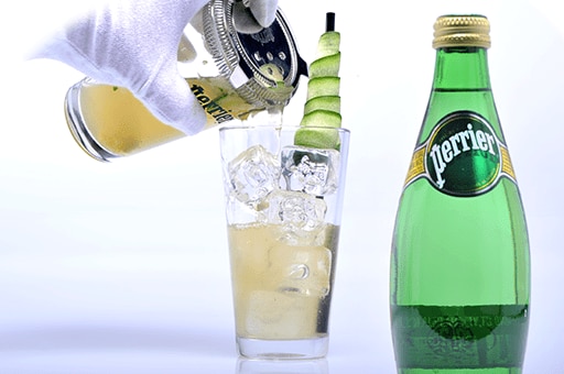 Perrier cocktail Ginger T με φρέσκο χυμό lime, τσάι & ginger σε πάγο